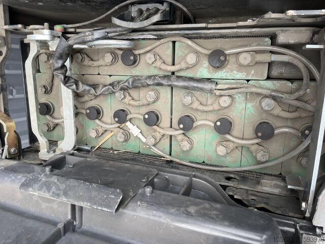 Empilhador de pé Linde D12SP