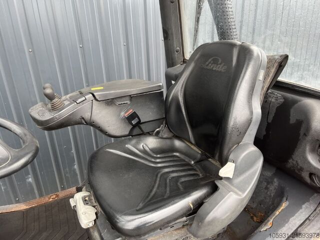 Empilhadeira diesel Linde H30D-02