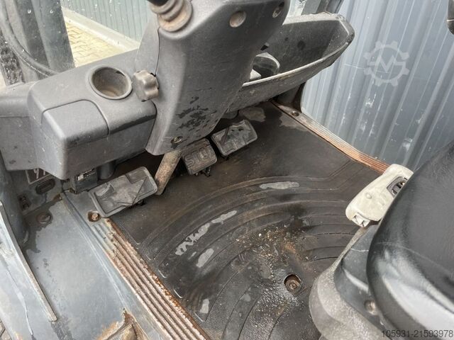 Empilhadeira diesel Linde H30D-02