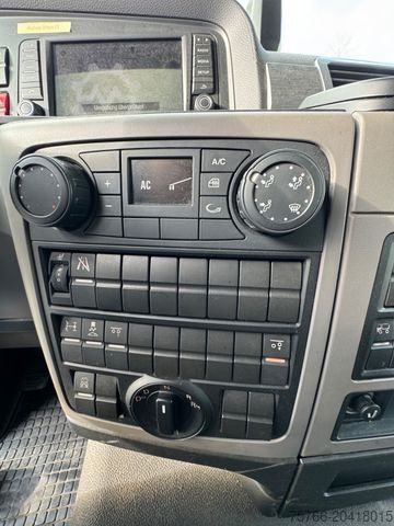 Autocamion transport băuturi MAN TGM 26.320 L / LBW / 2xAHK / LENKACHSE / 16 PAL