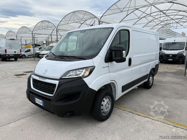 Ploščati dostavnik Peugeot BOXER 30L1H1 140