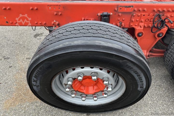 Sasi truk Volvo FH-460 6x2R Fahrgestell / wiss-Vehicle
