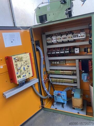 Univ. Werkzeugfräsmaschine DECKEL FP 1