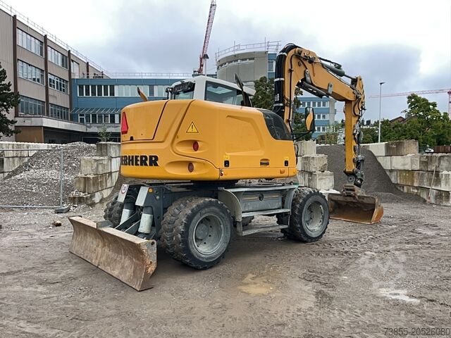 Wheeled Excavator Liebherr A 912