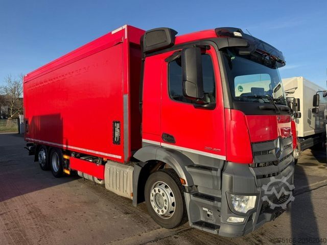 Lori kotak MERCEDES-BENZ ANTOS 2540 L Getränke 6,95 m LBW 2 T*AHK*LENK