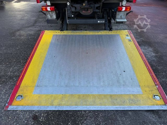 Skåpbil MERCEDES-BENZ ANTOS 2540 L Getränke 6,95 m LBW 2 T*AHK*LENK