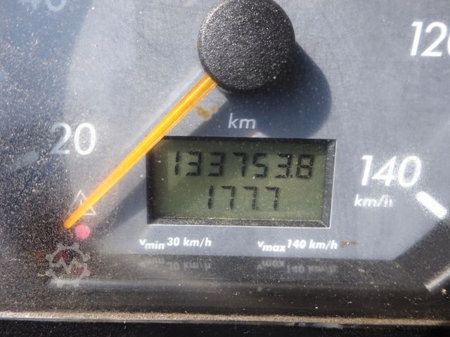 Furgon z wysokim dachem MERCEDES-BENZ 616D Vario Kastenwagen 4x2