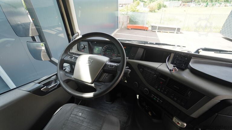 Container transportation Volvo FH 460 8X2 20 FT CONTAINER TRANSPORT TRUCK