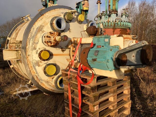 5,000 Litre Pfaudler Model BE5000 Vertical Glass Lined Reactor Pfaudler BE5000