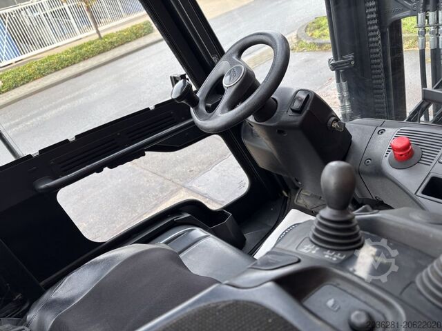 Carrello elevatore elettrico a 4 ruote Linde E30HL-01/600