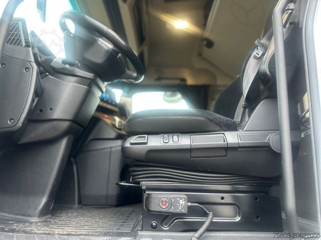 Rúmmá traktor eining MERCEDES-BENZ Actros 1848 Low Hubsattel Safety Retarder Xenon