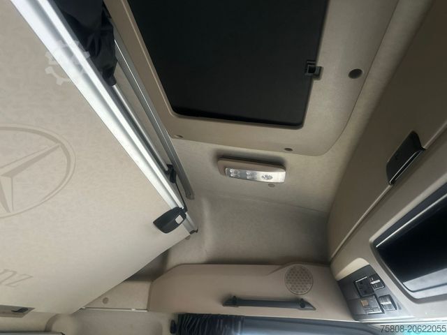 Rúmmá traktor eining MERCEDES-BENZ Actros 1848 Low Hubsattel Safety Retarder Xenon