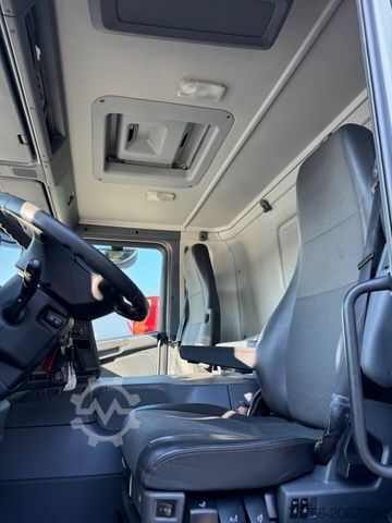 Autocamion transport băuturi SCANIA P 320 / LBW / 2 x AHK / LENKACHSE / 18 PAL