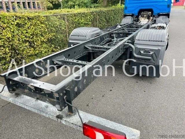 Fahrgestell mit Fahrerhaus Mercedes-Benz Atego 1318 4x2/Euro 6/Schaltung/Klima/1218