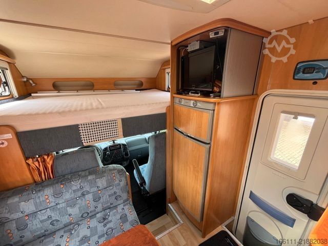 Τροχόσπιτο με προεξοχή (alcove) HOBBY AK 670 - Festbett -  - Solar - AHK