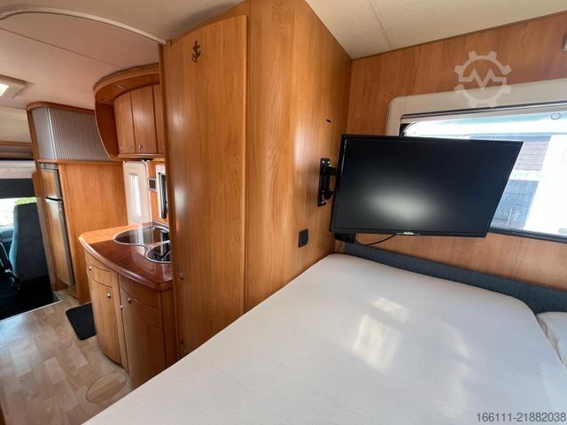Τροχόσπιτο με προεξοχή (alcove) HOBBY AK 670 - Festbett -  - Solar - AHK