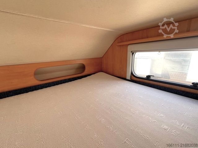 Τροχόσπιτο με προεξοχή (alcove) HOBBY AK 670 - Festbett -  - Solar - AHK