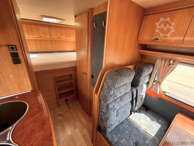 Τροχόσπιτο με προεξοχή (alcove) HOBBY AK 670 - Festbett -  - Solar - AHK