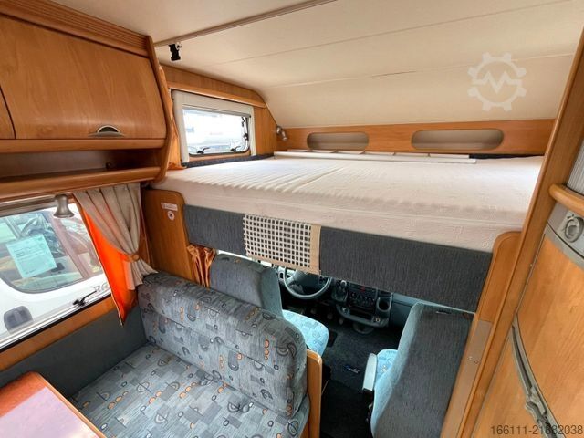 Τροχόσπιτο με προεξοχή (alcove) HOBBY AK 670 - Festbett -  - Solar - AHK