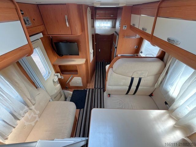 Τροχόσπιτο με προεξοχή (alcove) RIMOR Family 106 - Festbett - Automatik -