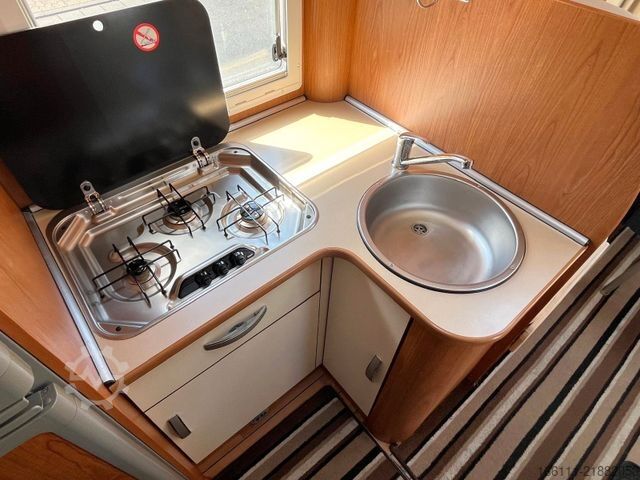 Τροχόσπιτο με προεξοχή (alcove) RIMOR Family 106 - Festbett - Automatik -