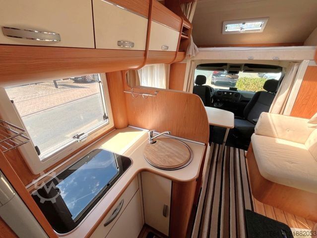 Τροχόσπιτο με προεξοχή (alcove) RIMOR Family 106 - Festbett - Automatik -