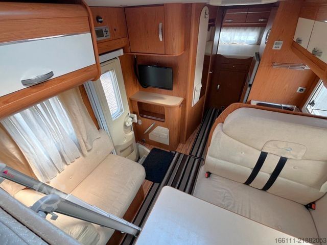 Τροχόσπιτο με προεξοχή (alcove) RIMOR Family 106 - Festbett - Automatik -