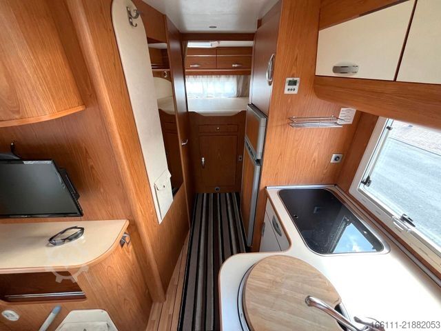 Τροχόσπιτο με προεξοχή (alcove) RIMOR Family 106 - Festbett - Automatik -