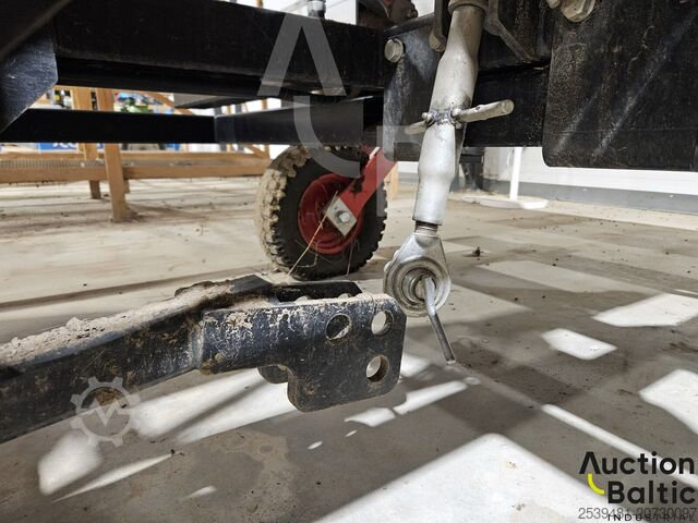 รถเกี่ยวข้าว Broch ARAT-1