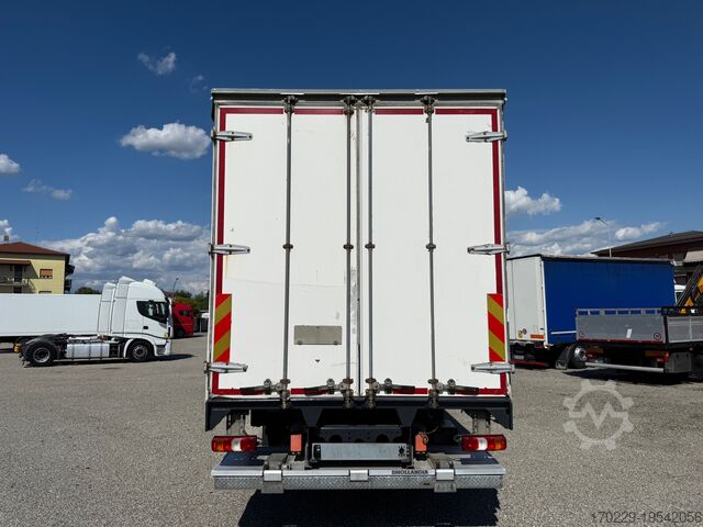 משאית עם משטח שטוח וברזנט Mercedes-Benz ACTROS 1827