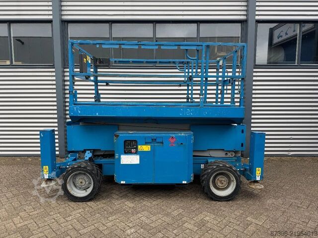 Šķēres lifts Genie GS3369RT Hoogwerker Schaarhoogwerker Ruwterrein