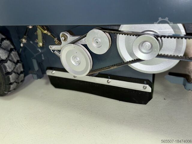 เครื่องกวาดพื้น เครื่องดูดฝุ่น Hako Sweepmaster / Jonas 980 E Generalüberholt - 6 Monate Garantie !