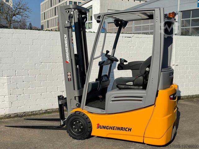 इलेक्ट्रिक 3-व्हील Jungheinrich EFG 220 - Service Neu - Batterie 83% + Garantie