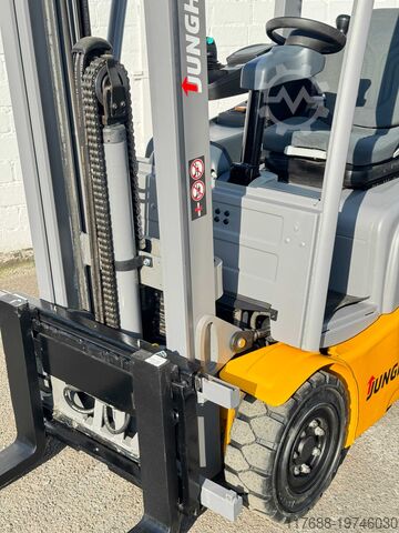 इलेक्ट्रिक 3-व्हील Jungheinrich EFG 220 - Service Neu - Batterie 83% + Garantie