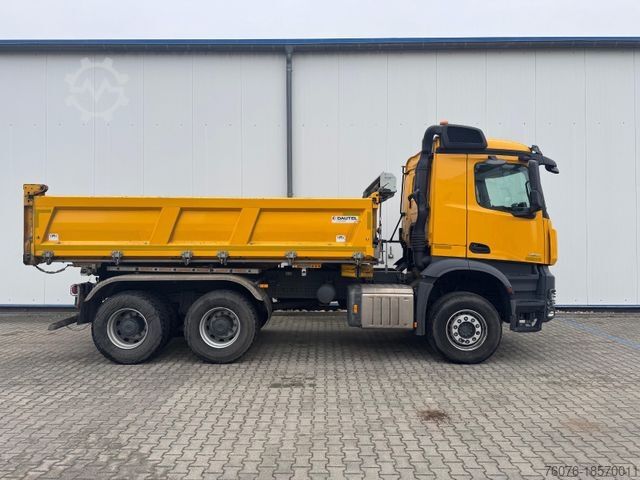 Wywrotka MERCEDES-BENZ Arocs 5 2651 K 6x4 Bordmatik Klima Navi Kühlbox