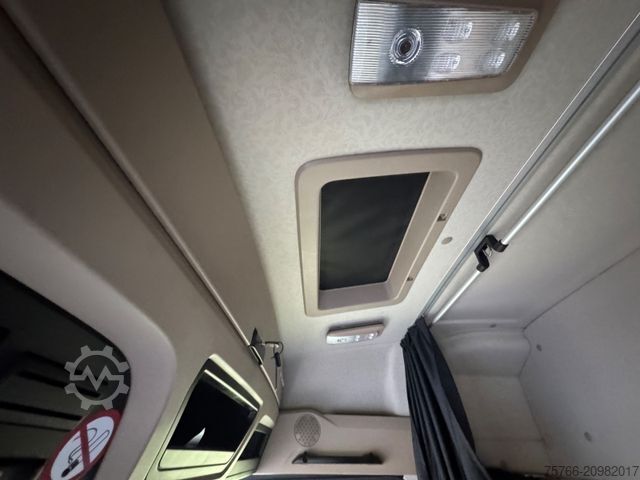 Beverage truck MERCEDES-BENZ ACTROS 2540 L/ 2 x LBW / LENKACHSE / KOMPLETTZUG