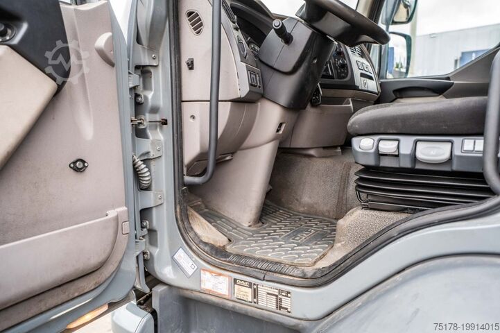 กระเป๋าเดินทาง DAF LF 55.220(19 T-E6 )+DHOLLANDIA 2TON