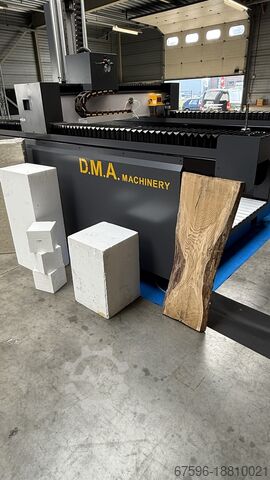 Bearbeitungszentrum DMA Machinery CNC-ULRTA Z-as 900mm