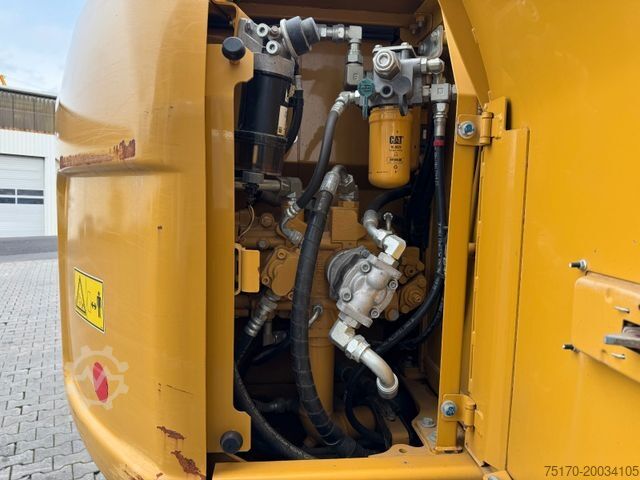 Kettenbagger CATERPILLAR 311 FLRR / 2017 / 2.788h / TL  / hydr. GR