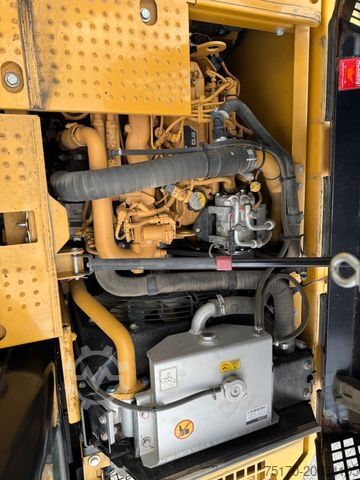 Kettenbagger CATERPILLAR 311 FLRR / 2017 / 2.788h / TL  / hydr. GR