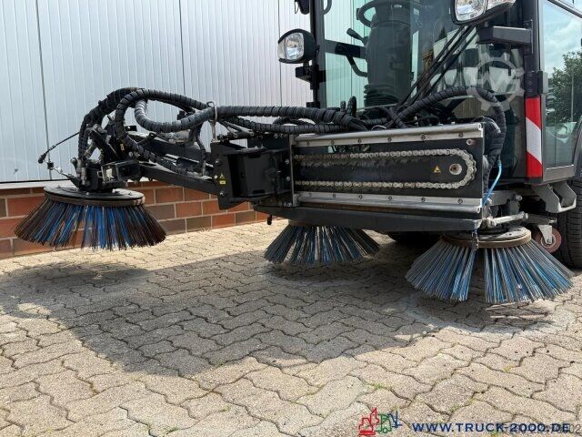 Sapu jalan Kärcher Kärcher MC250 3Besen 60Km/h Wasserrecycling Sys.