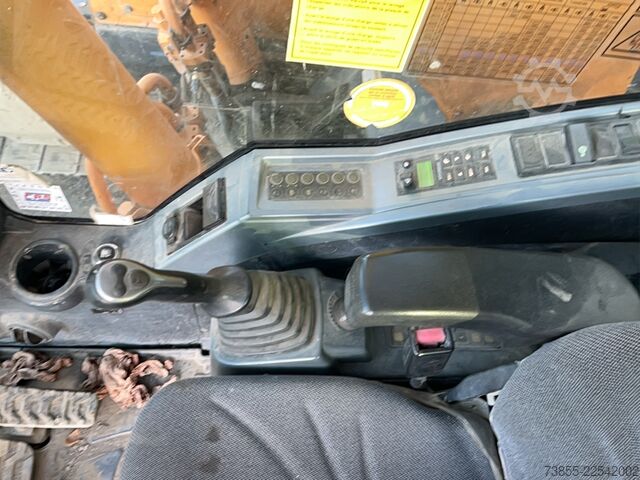 Excavator pe şenile Hyundai Robex 235 LCR-9A