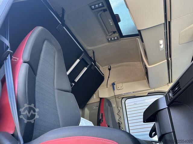 Venjulegur SZM Volvo FH 460 Globetrotter / 534 dkm / Tacho V2 / Nigh...