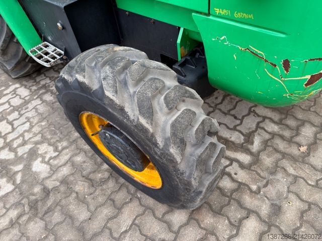 Eesmine kahveltõstuk JCB 926 4x4 / 2.600 KG / 1.048 H