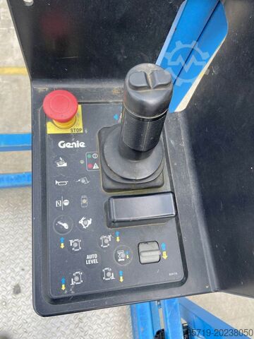 Pont élévateur à ciseaux Genie GS4390RT (3214)