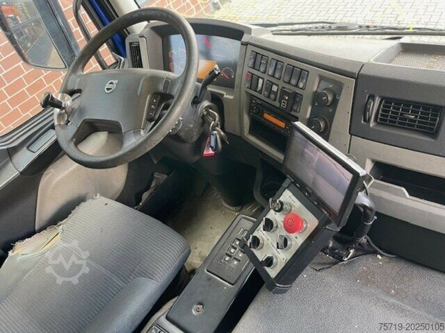 Søppelbilen Volvo FE 340 6x2 mit Palfinger Kran
