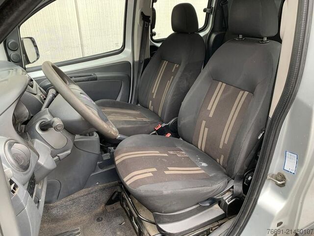 Compacte bestelwagen FIAT Fiorino Combi 4 posti - Autocarro -