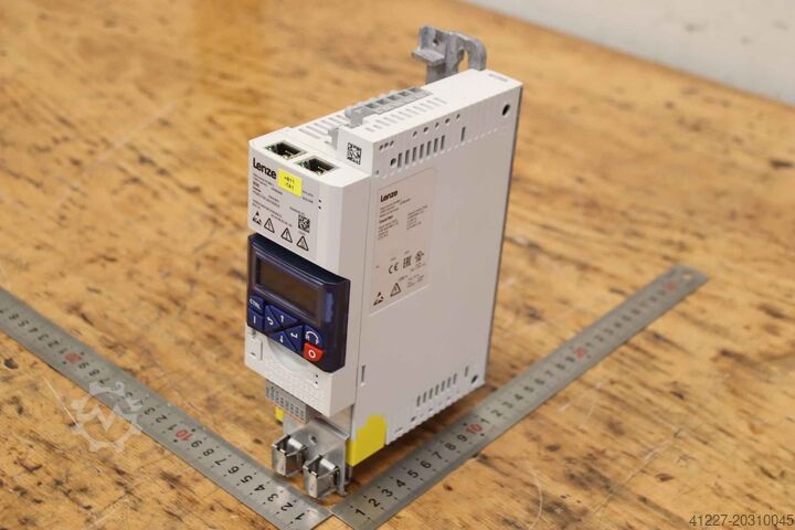 Inversor de frequência 0,75 kW Lenze** I55AE175F1AV1000LS