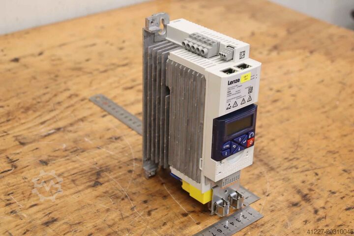 Invertor de frecvență 0,75 kW Lenze I55AE175F1AV1000LS