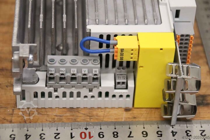 Inversor de frequência 0,75 kW Lenze** I55AE175F1AV1000LS